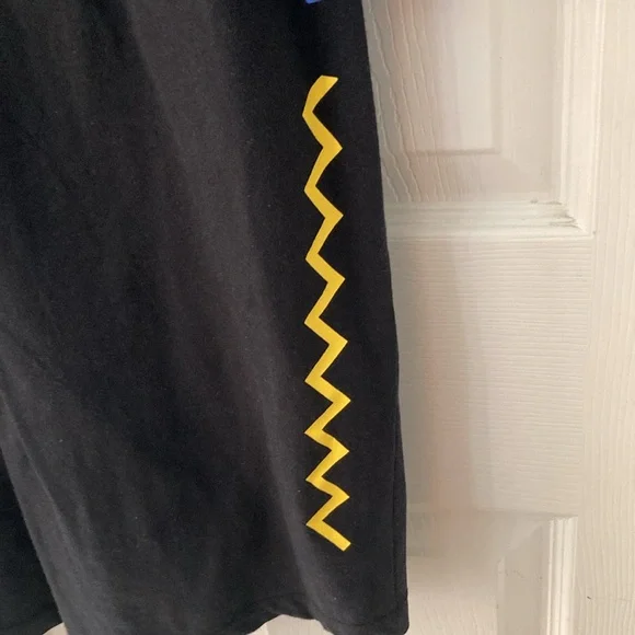 NIKE Hooded T Shirt The Nike Tee Size M Black Blue Yellow Red White Green - Picture 10 of 12